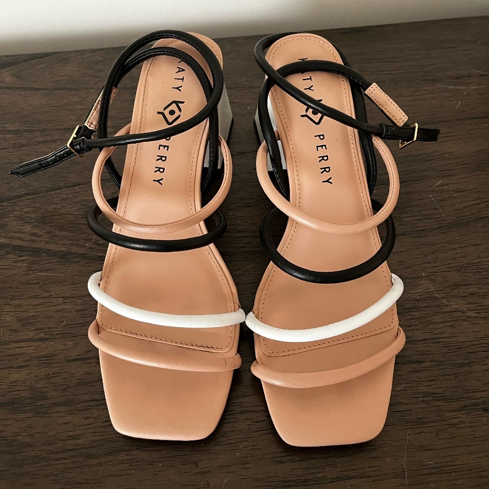 Katy Perry The Pyramid Strappy Block Heel Black White Nude Neutral Size 8 38
